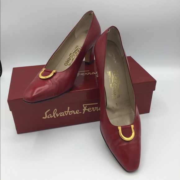 Salvatore Ferragamo Elegant Red Leather Shors